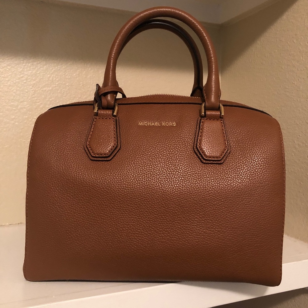 Michael Kors Purse. - Picture 4 of 4